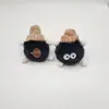 Colgante de elfo bola de pelo accesorios zapatos de dedo gordo accesorios correa de zapato gruesa hebilla flor de zapato cerdas pequeñas negro y blanco en stock y entrega rápida