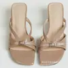 Sandalias de Verano de Tacón Alto para Mujer al por Mayor, Europeas y Americanas, Transfronterizas, con Patrón de Piedra, Hebilla Cuadrada Negra, Punta Abierta, de una Sola Tira, Punta Cuadrada, Chanclas