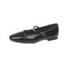 Sapatos Mary Jane femininos estilo retrô francês com bico quadrado, novo modelo da primavera de 2026, com uma única fivela de tira, salto grosso, corte baixo, adequados para o trabalho