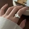 Anel Liso em Prata de Lei S925 Anel com Flor Escovada e Zircônia Anel Aberto para Dedo Indicador Feminino de Nicho Alto Padrão Não Desbota Atacado