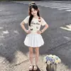 Moda Feminina T-shirt de Manga Curta Off-the-Shoulder Verão 2026 Novo Estilo Conjunto de Duas Peças Saia Curta Doce e Fofa Bud