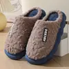 Nuevas Zapatillas de Algodón Gruesas con Letras para Mujer, Otoño/Invierno, para Interiores, Antideslizantes, Cálidas, que no Sueltan Pelusa, Zapatos de Algodón de Pareja con Piel para Hombre