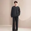 Pijama sin costuras, engrosado, para usar como prenda exterior, de medio forro polar para hombre, corte holgado, cuello redondo, estilo pullover, adecuado tanto para estar en casa como para usar al aire libre, conjunto de ropa de estar para hombre