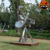 Escultura abstracta de animales y plantas de acero inoxidable cepillado, escultura decorativa para jardín, paisaje o plaza al aire libre.