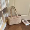 Bolso de mano simple retro para mujer, novedad Otoño 2026, gran capacidad, bandolera única, para el trabajo, para ir y venir, color liso, bolso casual