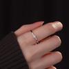 Anillo de Diamante Único de Seis Garras para Mujer, Lujo Ligero, Simple y Elegante, Versátil para el Uso Diario, Diseño de Alta Gama, Diseño Abierto, Alta Retención del Color