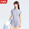 Traje de Baño Infantil Niñas 2026 Nuevo Traje de Baño de una Pieza para Niños de Edad Media y Mayores, Niñas de Secundaria, Traje de Baño Conservador de Entrenamiento Verano
