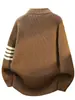 Chamarra suéter de punto de cuatro rayas para hombre, chamarra de moda estilo ins de ajuste holgado para otoño e invierno, suéter cárdigan casual y cálido