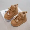 Zapatos de algodón estilo retro para niñas 2026 otoño e invierno nuevos moda infantil versátiles botas de nieve con borlas para niños mayores, botines