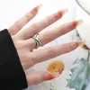 Anel Aberto com Design de Nicho Interessante Feito de Aço Inoxidável, Anel para Dedo Indicador com um Toque de Luxo Leve, Moderno e Fashion, Acessório Versátil Estilo Coreano