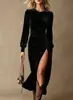 2026 Estação Independente Transfronteiriça Europeia e Americana Vestido de Veludo Feminino Outono Novo Design com Senso Gola Redonda Cintura Marcada Ruffle Vestido de Noite