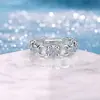 Anillo de Cadena de Plata S925 Completamente Incrustado con Moissanita, Lujo Ligero Diseño Hueco de Nariz de Cerdo, Versátil para el Viaje Diario, Estilo Femenino