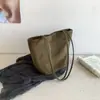 Bolso de Mujer Otoño/Invierno Nuevo Bolso Tote de Gamuza Mate Bolso de Hombro Único de Nicho Coreano Bolso Cubo de Moda de Gran Capacidad