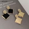 Pendientes Geométricos Negros de Lujo Ligero con Sentido de Alta Gama para Mujer Aguja de Plata 925 Diseño Nicho Explosivo Estilo Japonés y Coreano Pendientes Elegantes y Únicos