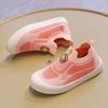 Sapatos Infantis 2025 Modelos Novos de Primavera Meninos e Meninas Sapatos de Malha Fly-Knit Respiráveis Sola Macia Antiderrapante Sapatos Casuais Tênis