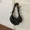 Bolsa de bolinhas feminina 2026 novo estilo bolsa de ombro bolsa de ombro única para trabalho de alta qualidade bolsa de bolinho retrô bolsa feminina
