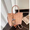 Bolso Cubo de Cuadros Moderno y a la Moda para Mujer 2025 Nuevo Estilo Bolso de Mano Tipo Cesta de Verduras Bolso de Hombro Único Bolso Cruzado