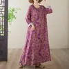 Foto Real de Vestido Largo de Manga Larga Estampado Redondo Holgado Talla Grande de Algodón y Lino para Mujer de Talla Grande, Adecuado para Vacaciones