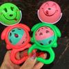 Fabricantes mayoreo sonajero de mano para niños juguetes para bebés puesto juguetes sonajero mayoreo juguetes educativos