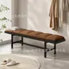 Banqueta moderna de tecido para o pé da cama, novo banco de madeira maciça estilo chinês para trocar sapatos, banco de jantar de couro genuíno de luxo leve, banco longo para trocar sapatos para o closet