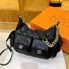 Fábrica de origen nuevo estilo 2026 bolso acolchado pequeño inspirado en Chanel con múltiples bolsillos, bolso de hombro, bolso cruzado de gran capacidad