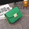 Bolsas para Mulheres 2025 Novo Estilo Corrente Simples Pequena Quadrada Tendência Uma Alça Transversal Clássica Pequena para Celular Atacado Exquisite