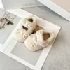 Zapatos Mary Jane esponjosos con lazo para niñas, nuevo estilo de invierno, forrados de felpa para abrigar, zapatos de algodón de suela suave, zapatos dulces estilo princesa franceses