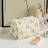 Nueva Bolsa de Cosméticos Acolchada Floral para Mujer, Bolsa de Aseo Portátil para Viaje para Productos para el Cuidado de la Piel, Bolsa de Almacenamiento Suave Simple de Gran Capacidad