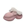 Chinelos de pelúcia de algodão para casa para o inverno, chinelos fofinhos e fofos para mulheres, chinelos pós-parto, novo estilo com sola grossa, quentes, com um laço