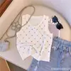 Camisola Chaleco Pequeño Estilo Hong Kong Único y Elegante para Mujer Verano Rosa Brillante Base Interior Sin Mangas Tejido Superior para Mujer