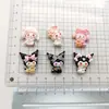Dibujos animados Sanrio Melody Kuromi Accesorios de resina DIY Pegamento de crema Tocado Pinza para el pelo Hebilla de zapato Material