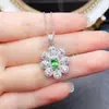 Venta al por mayor de fábrica Popular Colgante de Tsavorita Natural Plata S925 Incrustado Piedra Principal 4*6 Joyería de Lujo Venta Directa de Fábrica