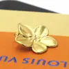 Pendientes Ins de Moda y Sencillos Europeos y Americanos para Mujer, Pendientes Elegantes de Alta Gama, Pendientes de Flor de Pétalo Dorado