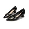 Sapatos Femininos de Salto Médio Novos da Primavera de 2025 Salto Grosso Salto Alto Couro Envernizado Vermelho Sapatos de Casamento Bico Fino Boca Rasa Sapatos Quatro Estações