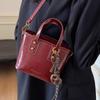 Bolso Pequeño Retro de Alta Gama para Mujer 2025 Nuevo Primavera y Verano Versátil Bolso Cruzado Moderno Super Popular Bolso Satchel Bolso Bucket