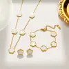 Conjunto de Joias Pulseira Brincos Colar Flor de Cinco Folhas Fritillaria de Aço Inoxidável Elemento de Joias Populares Transfronteiriças para Mulheres