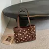 Bolso tote de lunares para mujer, nueva colección de otoño 2026, estilo retro, hecho de gamuza, gran capacidad, adecuado para ir al trabajo