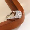 Colección de Anillos de Latón Plateado con Circonita de Moda Más Vendidos, Anillos de Plata de Lujo Ligero Transfronterizos, Versátiles para el Uso Diario