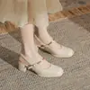 Sandalias de Moda Jingang Yl50309 de Tacón Alto con Espalda Descubierta para Uso en Exteriores, Nuevo Estilo Verano 2026, Punta Cuadrada, Tacón Grueso, Versátil Tacón Medio