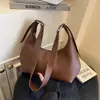 Bolsa Grande Capacidade Transfronteiriça Feminina Nova Outono/Inverno Simples Moda Ombro Único Transversal com Pingente Bolsa Tote para o Dia a Dia Feminina