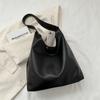 Bolsa transfronteiriça bolsa de viagem feminina 2023 nova moda cor sólida textura bolsa de ombro popular deste ano bolsa de axila