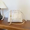 Bolso de Hombro Nuevo Estilo Chino Nicho Textura Plisada Bolsa Nube Estilo Chino Cadena de Perlas Simple Bolso Cruzado Mujer Venta al por Mayor