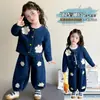 Traje de mezclilla floral para niñas estilo coreano, nuevo conjunto de dos piezas de moda primavera y otoño 2026 para niñas pequeñas