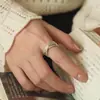 Anillo Cruzado de Línea Estilo Minimalista Fresco para Mujer, Anillo Abierto Versátil de Moda Personalidad Temperamento, Anillo para Dedo Índice Estilo Ins