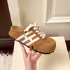 Medias Pantuflas Cerradas de Suela Gruesa, que Aumentan la Altura, para Mujer, Adecuadas para Uso en Exteriores, Zapatillas de Entrenamiento Alemanas Primavera 2026, Pantuflas Slip-On Estilo Birkenstock, Gamuza