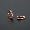 Brincos de moda europeus e americanos transfronteiriços versáteis simples em formato de coração brincos de coração de pêssego lisos brincos de cobre com zircônia microincrustada acessórios