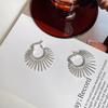 Pendientes de Girasol Dulces para Mujer, Diseño Elegante y Moderno, Nuevos Pendientes de Clip Populares, Pendientes de Nicho de Celebridad de Internet, Modernos
