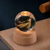 Madera Maciza Bola de Cristal Giratoria Luz de Noche Cielo Estrellado Adorno de Escritorio Creativo Artesanía Temporada de Graduación Regalo Personalizado