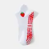 Meias de yoga antiderrapantes femininas com design de frutas bordado, finas e respiráveis, adequadas para treinamento de fitness indoor, meias profissionais de Pilates