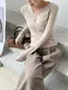 2026 Estilo Coreano Nuevo Regular Estilo Chino Estilo Botón Boutique Copo de Nieve Fino Otoño/Invierno Nueva Camiseta Base para Mujer
